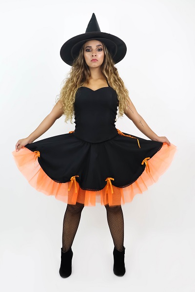 Bruxa 80s corpete saia fita laranja 